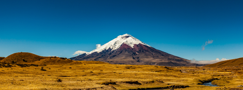 Le Cotopaxi est un volcan d'Équateur culminant à 5 897 mètres d'altitude, situé au sud de Quito, la capitale du pays.